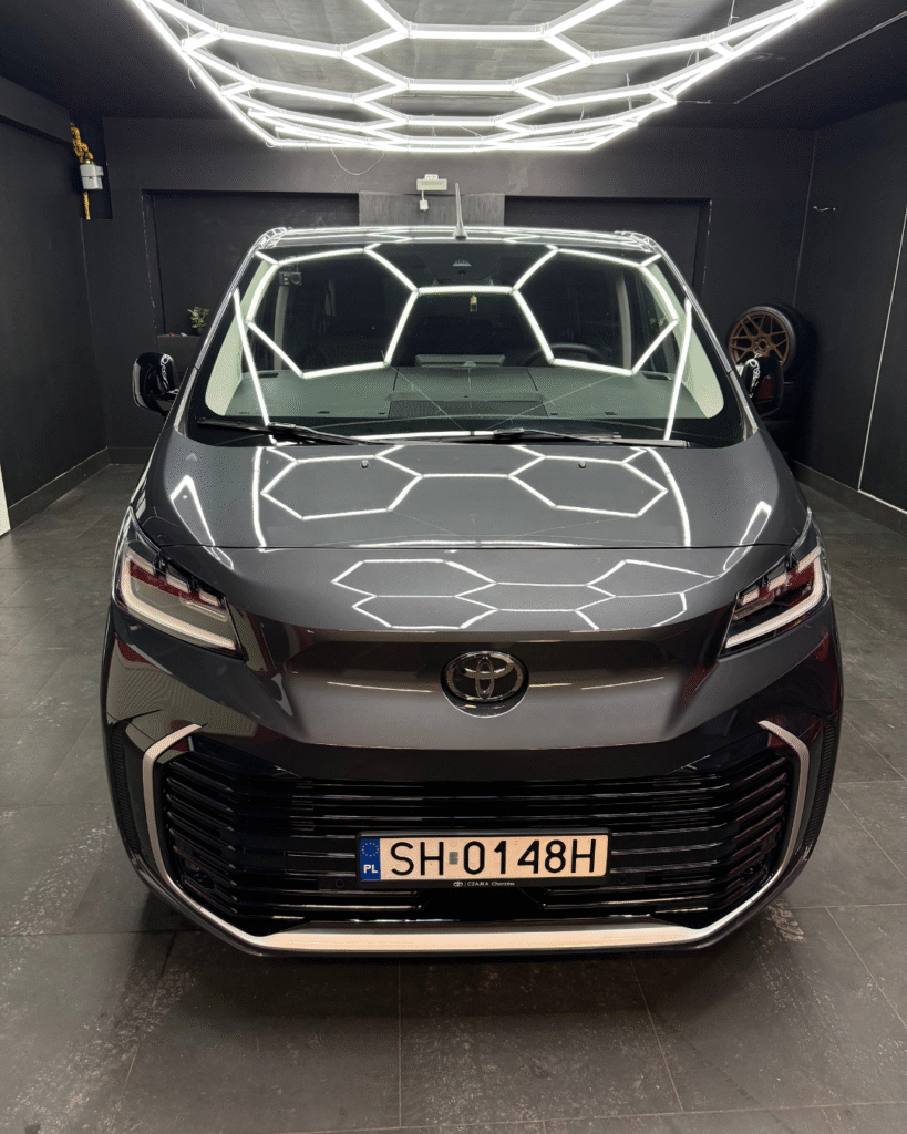 Toyota-pro-ace-odnowa-lakieru