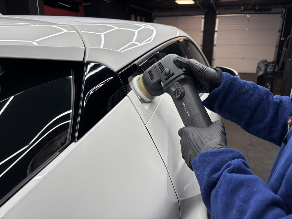 polerowanie-lakieru-zima-dbanie-o-samochod